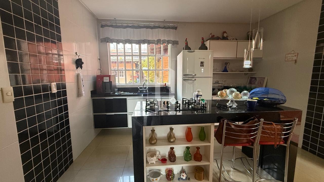 Casa à venda com 3 quartos, 3 suítes, 4 vagas e 292m² no Vila Rosa, Goiânia (GO) — foto 14 de 29
