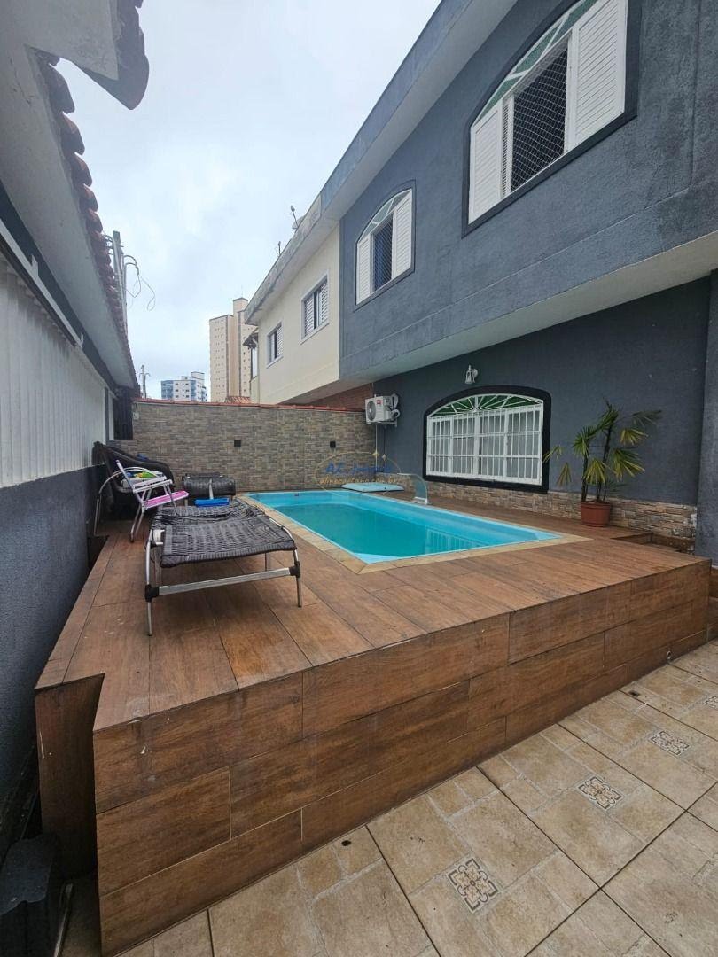 Casa à venda com 4 quartos, 4 banheiros, 2 vagas e 123m² no Vila Assuncao, Praia Grande — foto principal