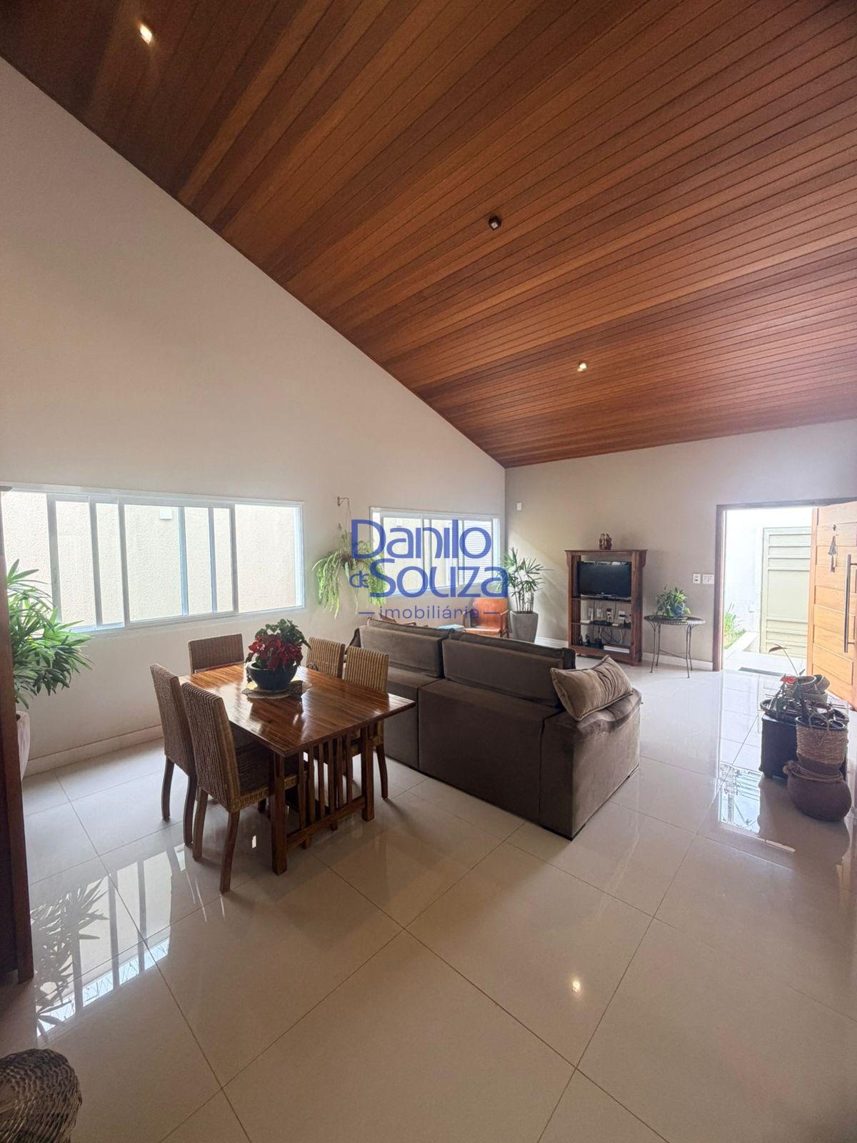 Casa à venda com 3 quartos, 2 suítes, 4 vagas e 373m² no Veredas da Cidade, Araxá (MG) — foto 4 de 17