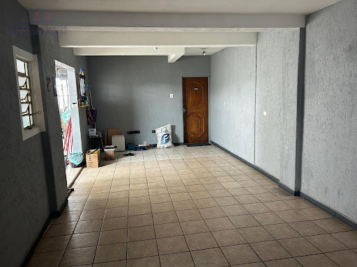 Garagem da casa do nível da rua