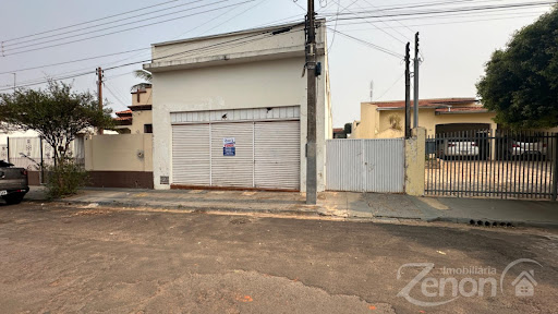 Prédio Comercial no Centro de Adamantina: 420m² de terreno