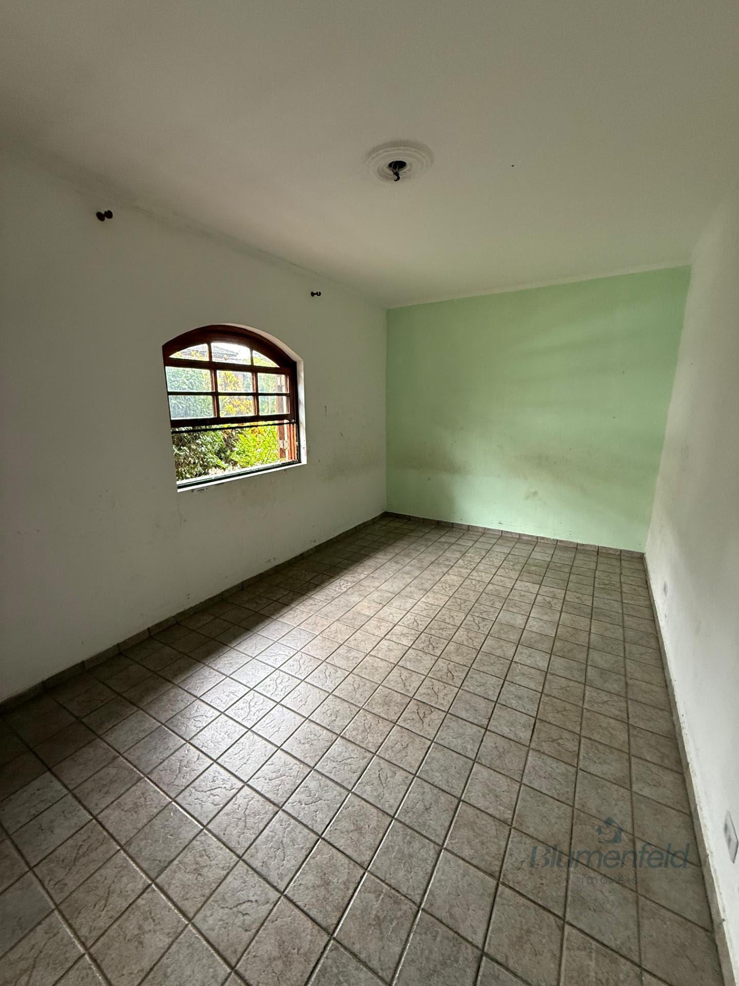 Casa à venda com 3 quartos, 1 suíte, 5 vagas e 300m² no Condomínio Arujazinho IV, Arujá (SP) — foto 14 de 14