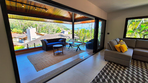 Casa de Condomínio em Praia da Lagoinha  -  Ubatuba