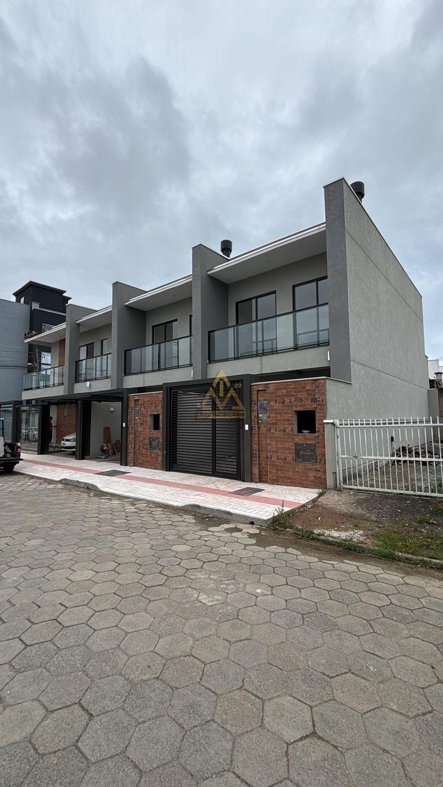 Casa à venda com 3 quartos, 1 suíte, 1 vaga e 104m² no Itacolomi, Balneário Piçarras (SC) — foto 2 de 10
