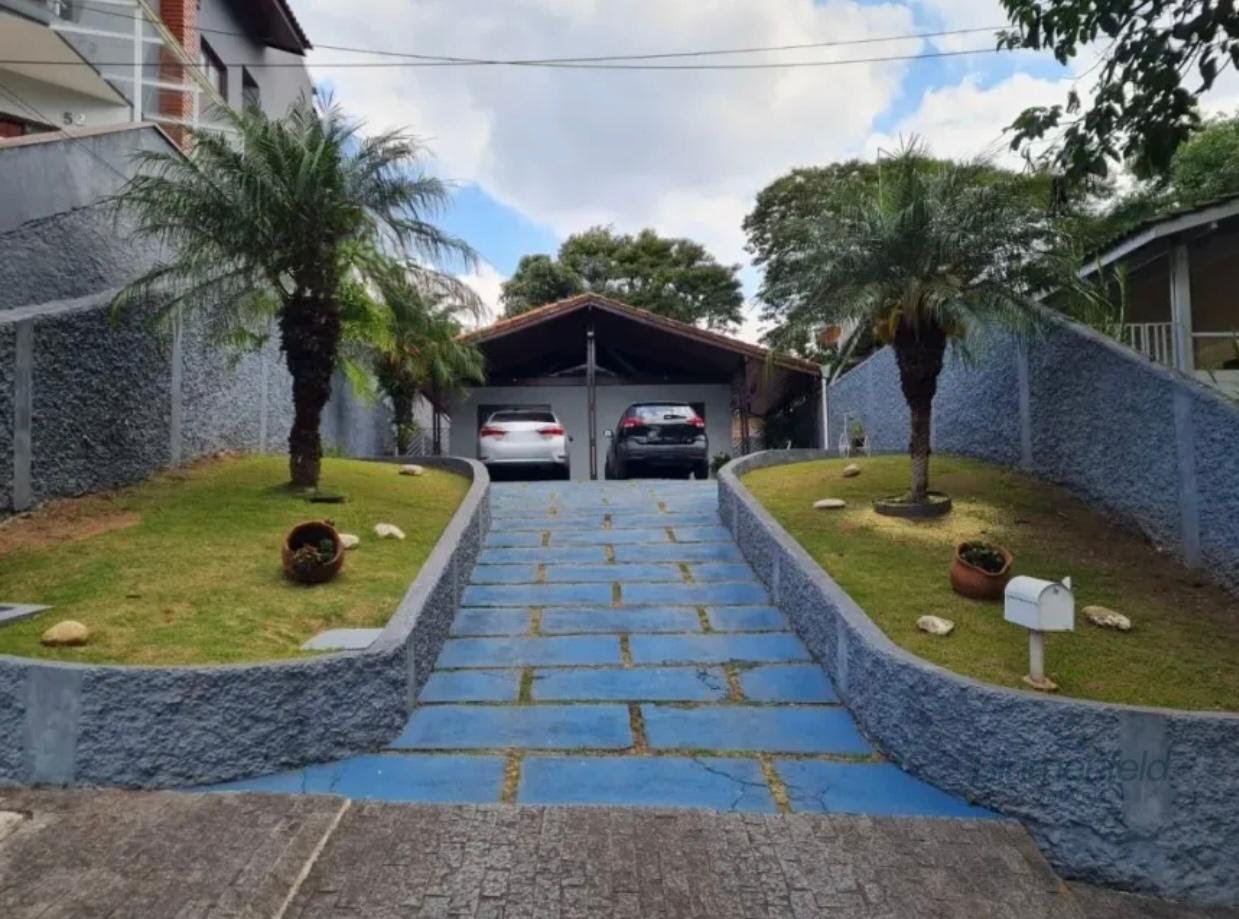 Casa à venda com 1 quarto, 3 banheiros, 2 vagas e 442m² no Condomínio Arujazinho IV, Arujá — foto principal