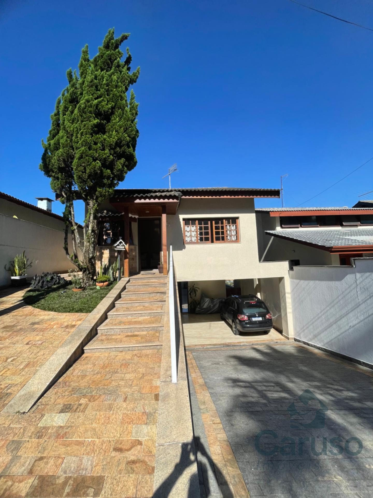 Casa à venda com 3 quartos, 4 banheiros, 4 vagas e 200m² no Condomínio Arujazinho IV, Arujá — foto principal