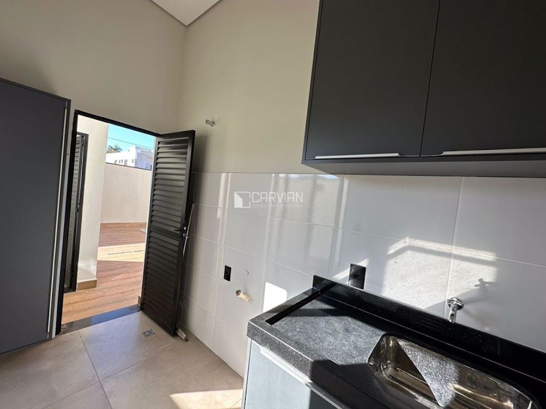Casa à venda com 3 quartos, 3 suítes, 4 vagas e 220m² no Residencial Alto do Castelo, Ribeirão Preto (SP) — foto 25 de 27