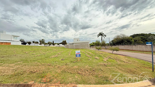 Terreno à Venda no Residencial Portugal I em Adamantina