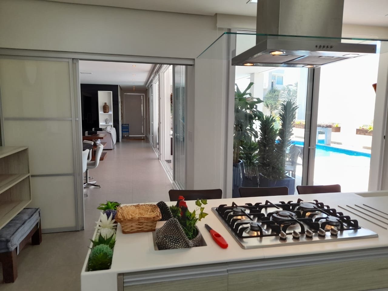 Casa à venda com 4 quartos, 4 suítes, 5 vagas e 500m² no Jurerê Internacional, Florianópolis (SC) — foto 27 de 30