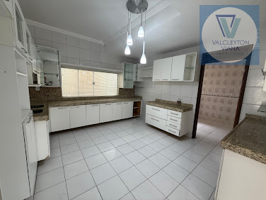 Casa Duplex à Venda no Derby Clube Sobral: 6 Suítes, 350m²