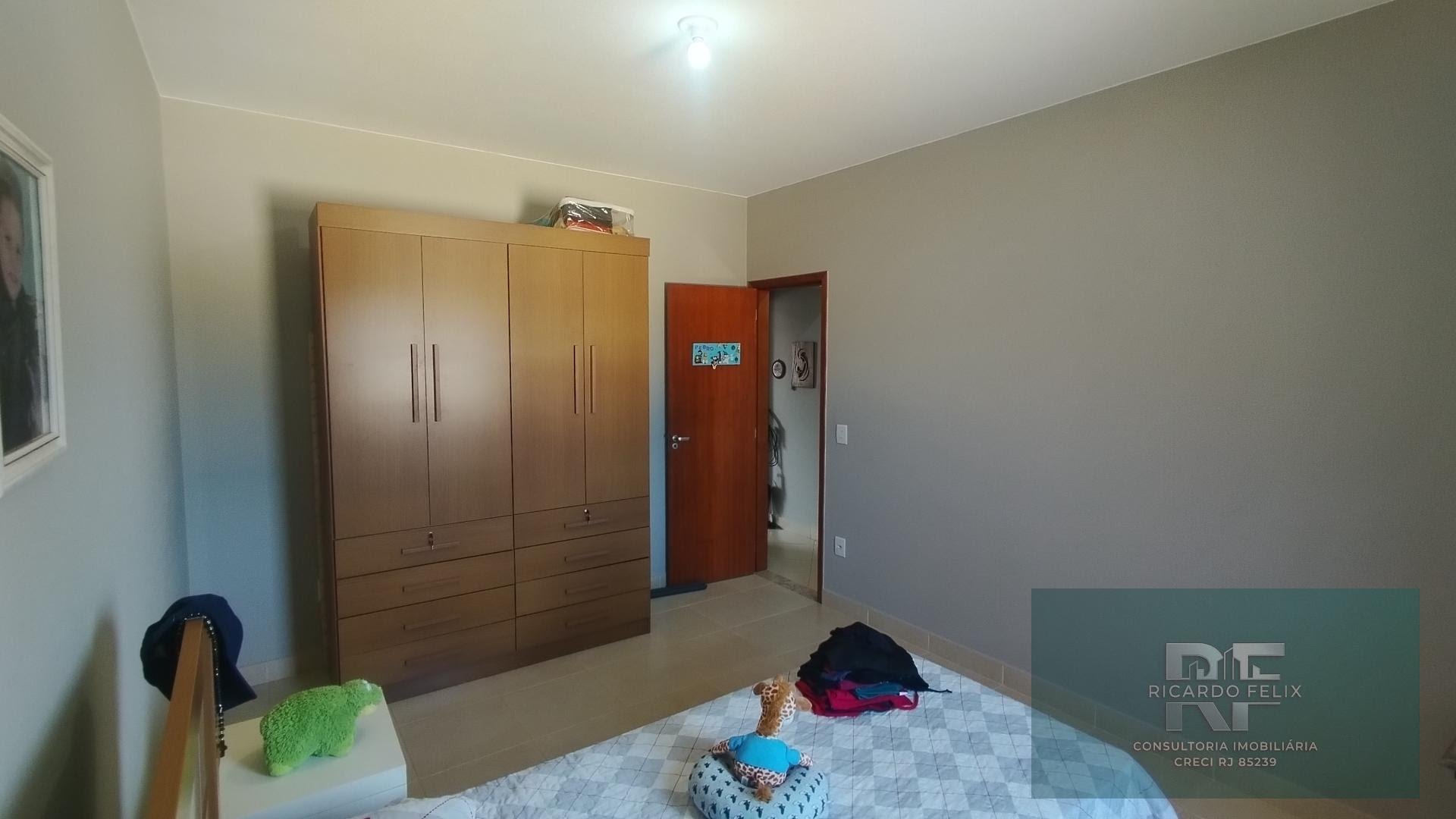 Casa à venda com 4 quartos, 1 suíte, 3 vagas e 343m² no Verdes Mares, Rio das Ostras (RJ) — foto 13 de 30