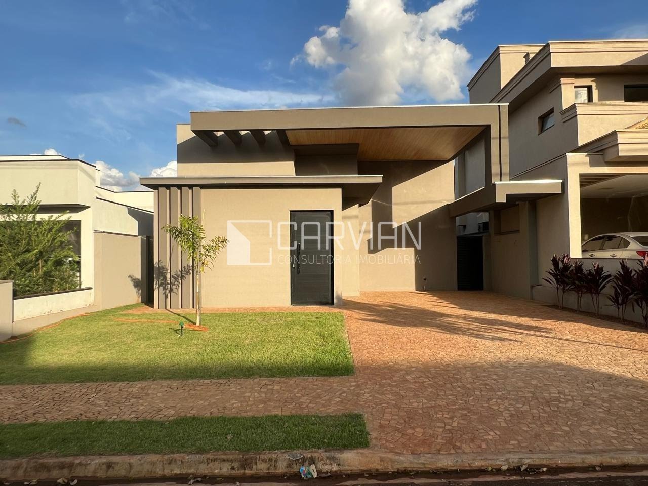 Casa à venda com 3 quartos, 3 suítes e 300m² no Bomfim Paulista, Ribeirão Preto (SP) — foto 2 de 25