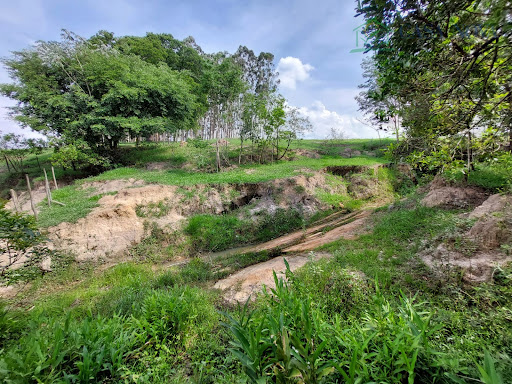 Terreno para chácara com área de preservação ambiental e lagoa no bairro Graminha em São Pedro: venda por R$ 600.000,00
