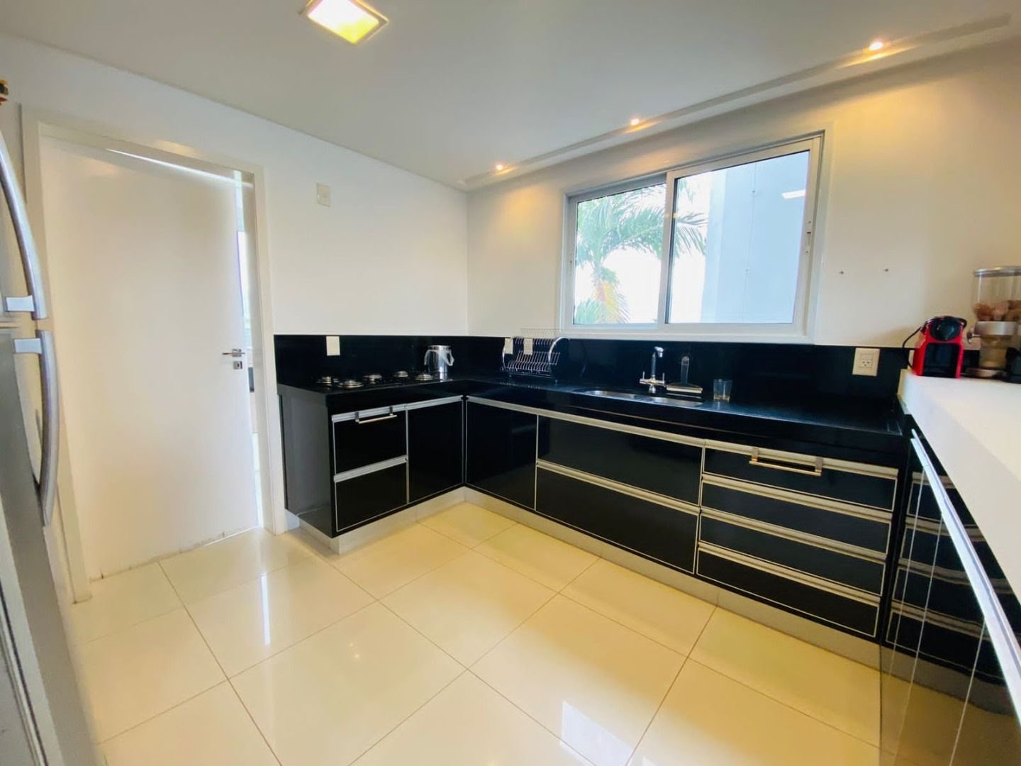 Apartamento à venda com 4 quartos, 5 banheiros, 2 vagas e 200m² no Praia de Itaguá, Ubatuba (SP) — foto 11 de 24