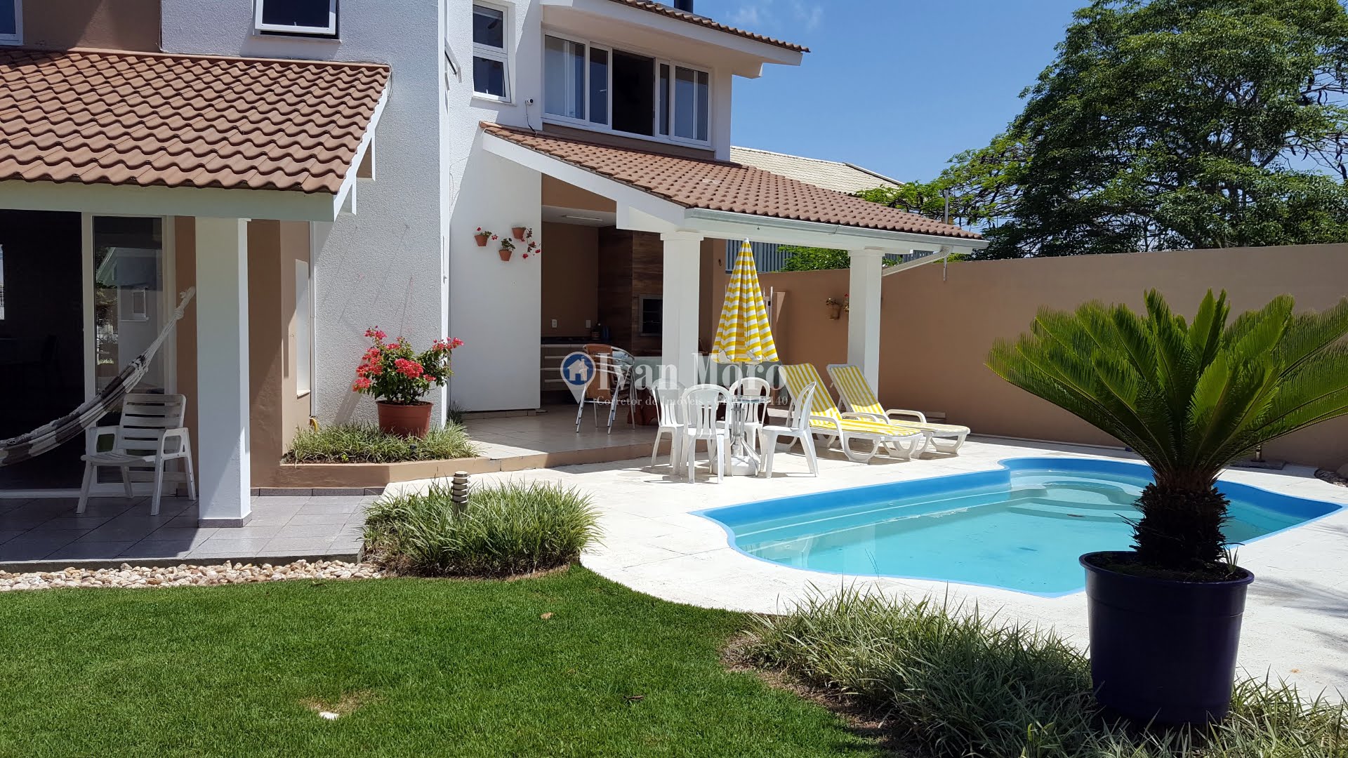 Casa para alugar com 4 quartos, 4 suítes, 3 vagas e 250m² no Daniela, Florianópolis (SC) — foto 12 de 30