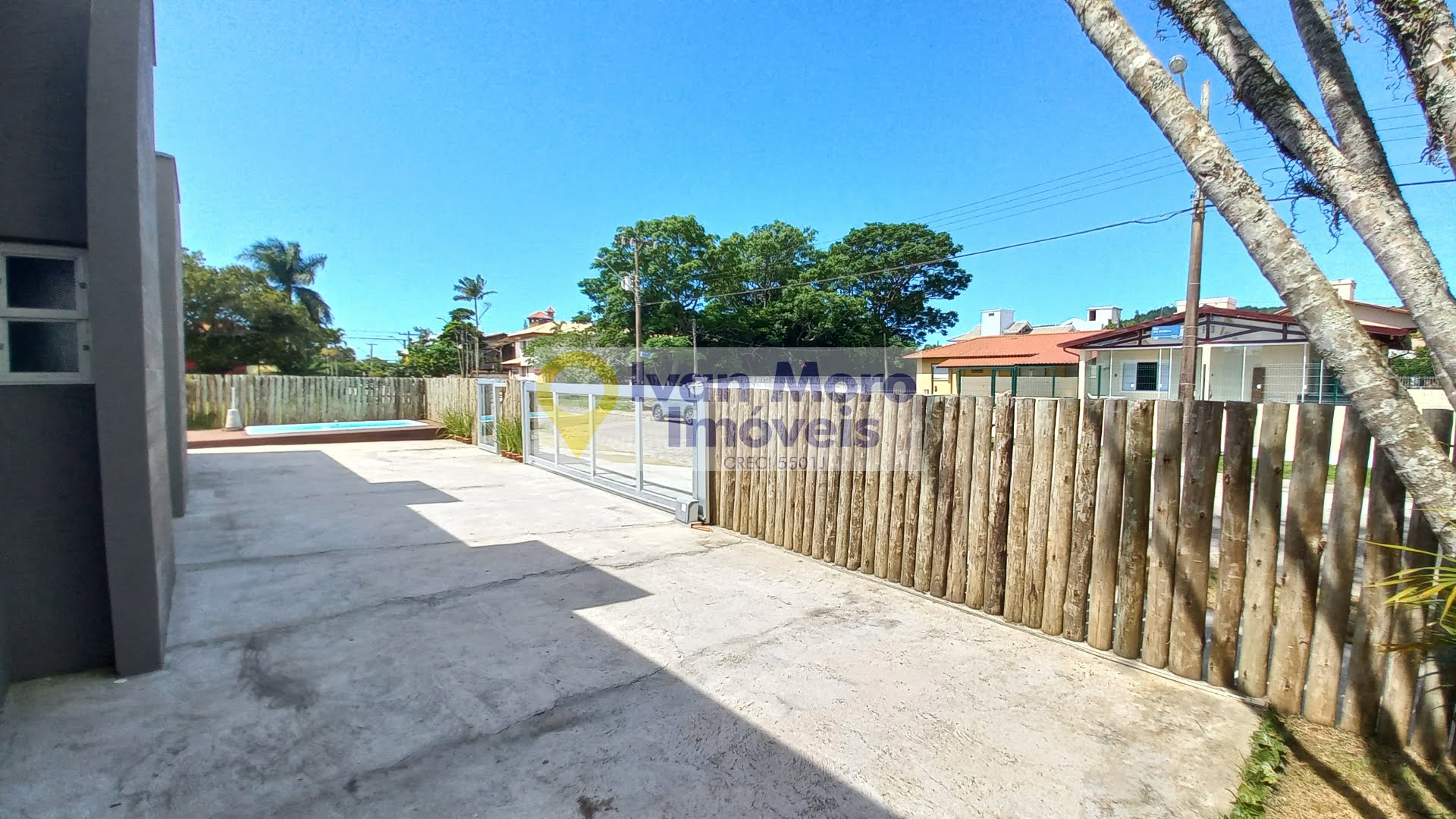 Casa para alugar com 4 quartos, 1 suíte, 3 vagas e 200m² no Daniela, Florianópolis (SC) — foto 10 de 30