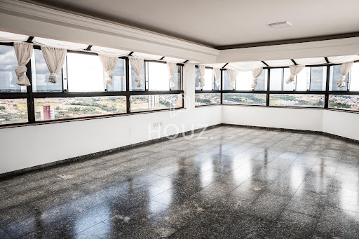 Salão de lazer com vista panorâmica