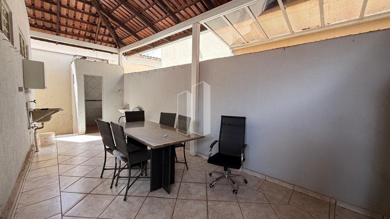 Casa à venda com 6 quartos, 3 suítes, 6 vagas e 360m² no Setor Sul, Goiânia (GO) — foto 23 de 30