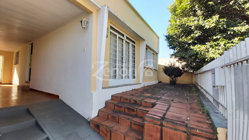 Casa em Vila Jardim  -  Adamantina