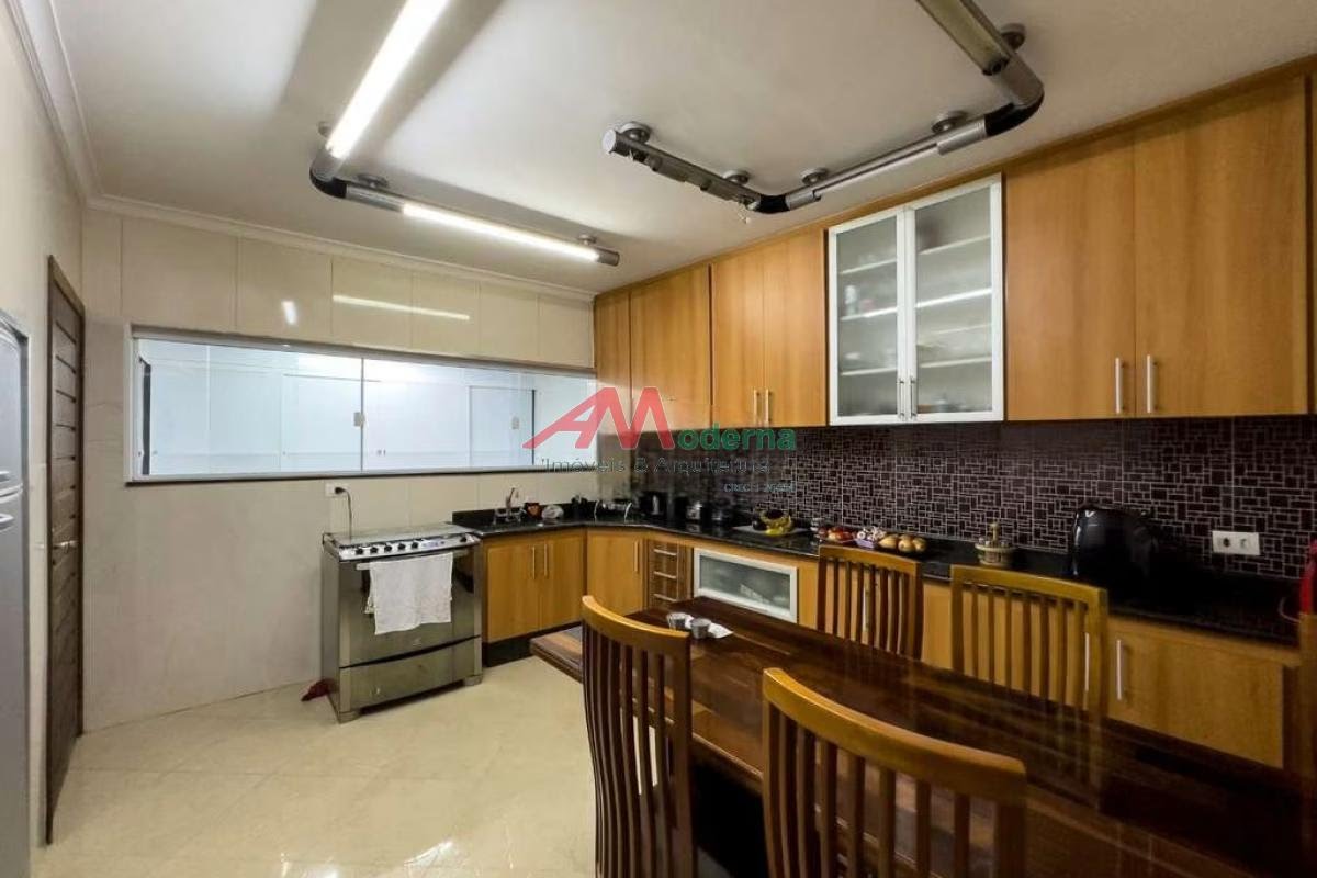 Casa à venda com 3 quartos, 3 suítes, 3 vagas e 242m² no Rudge Ramos, São Bernardo do Campo (SP) — foto 8 de 30