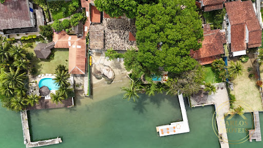 Casa Frente Mar para Temporada em Angra dos Reis / RJ no bairro Marinas