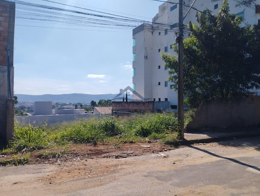 Lote / Terreno no Bairro Iporanga  -  Sete Lagoas