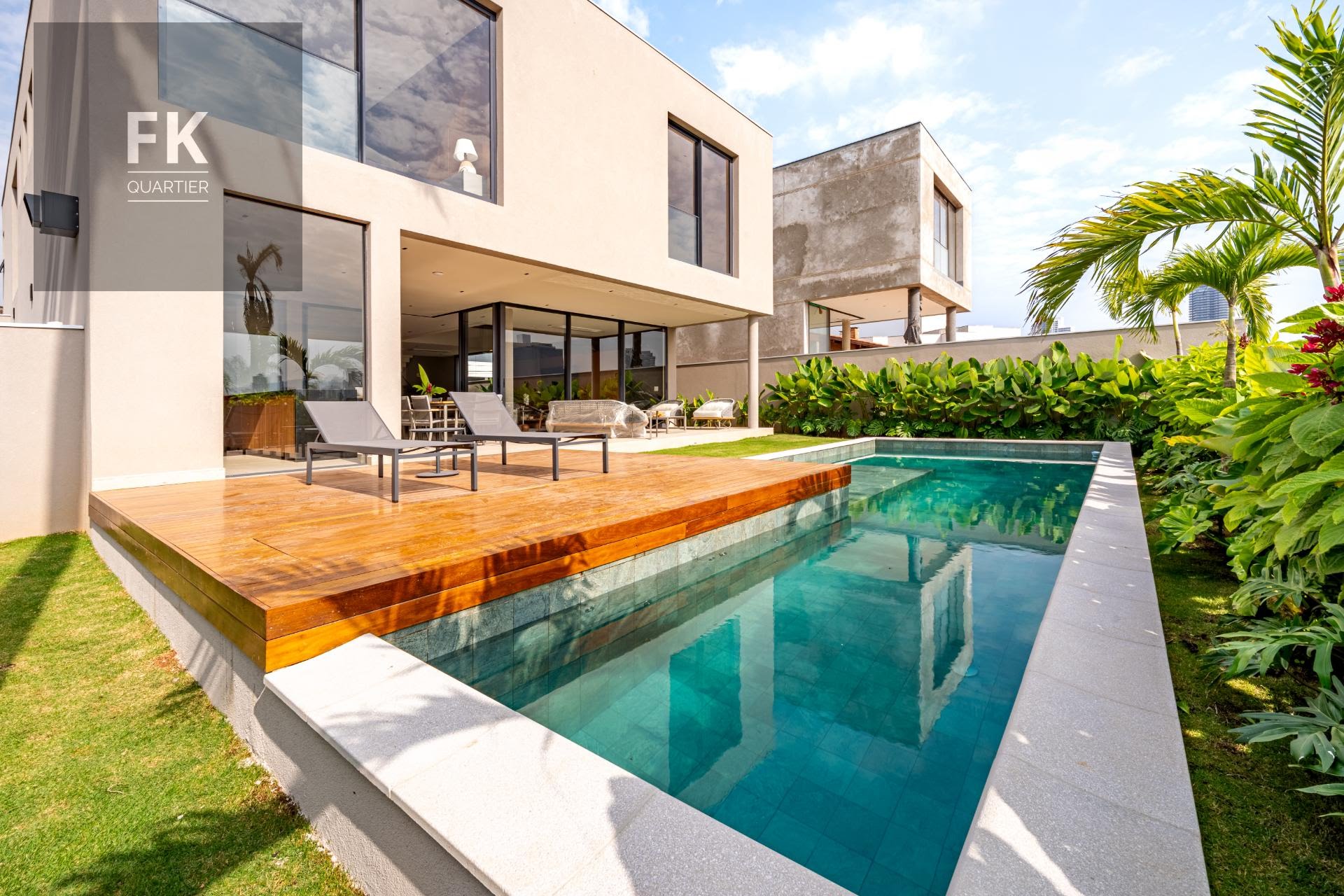 Casa à venda com 4 quartos, 4 suítes, 3 vagas e 535m² no Alphaville Residencial Dois, Barueri (SP) — foto 2 de 30
