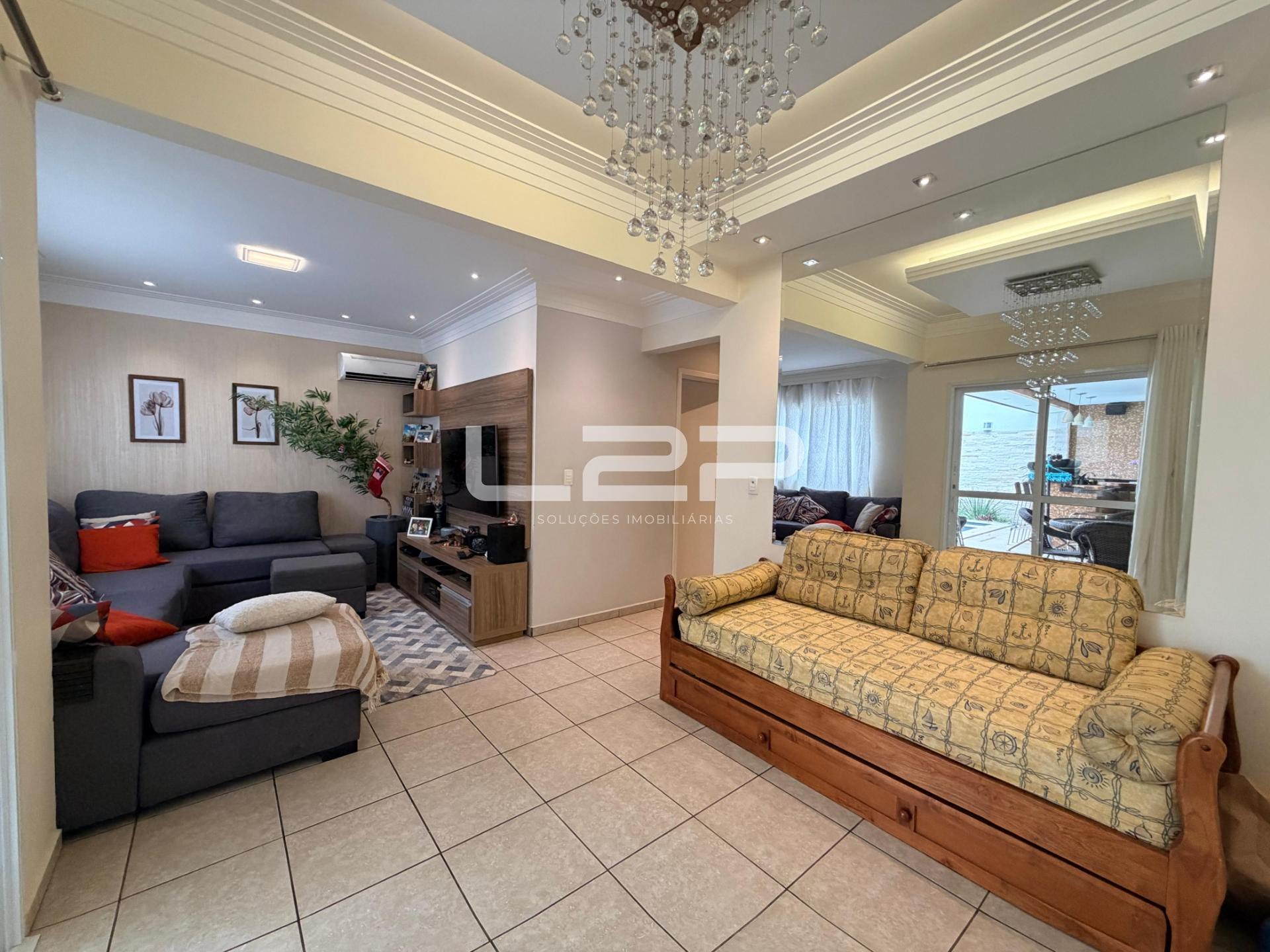 Casa à venda com 4 quartos, 3 banheiros, 4 vagas e 190m² no Medeiros, Jundiaí — foto principal