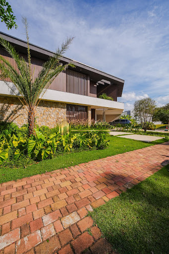 em Colinas da Anhanguera  -  Santana de Parnaíba