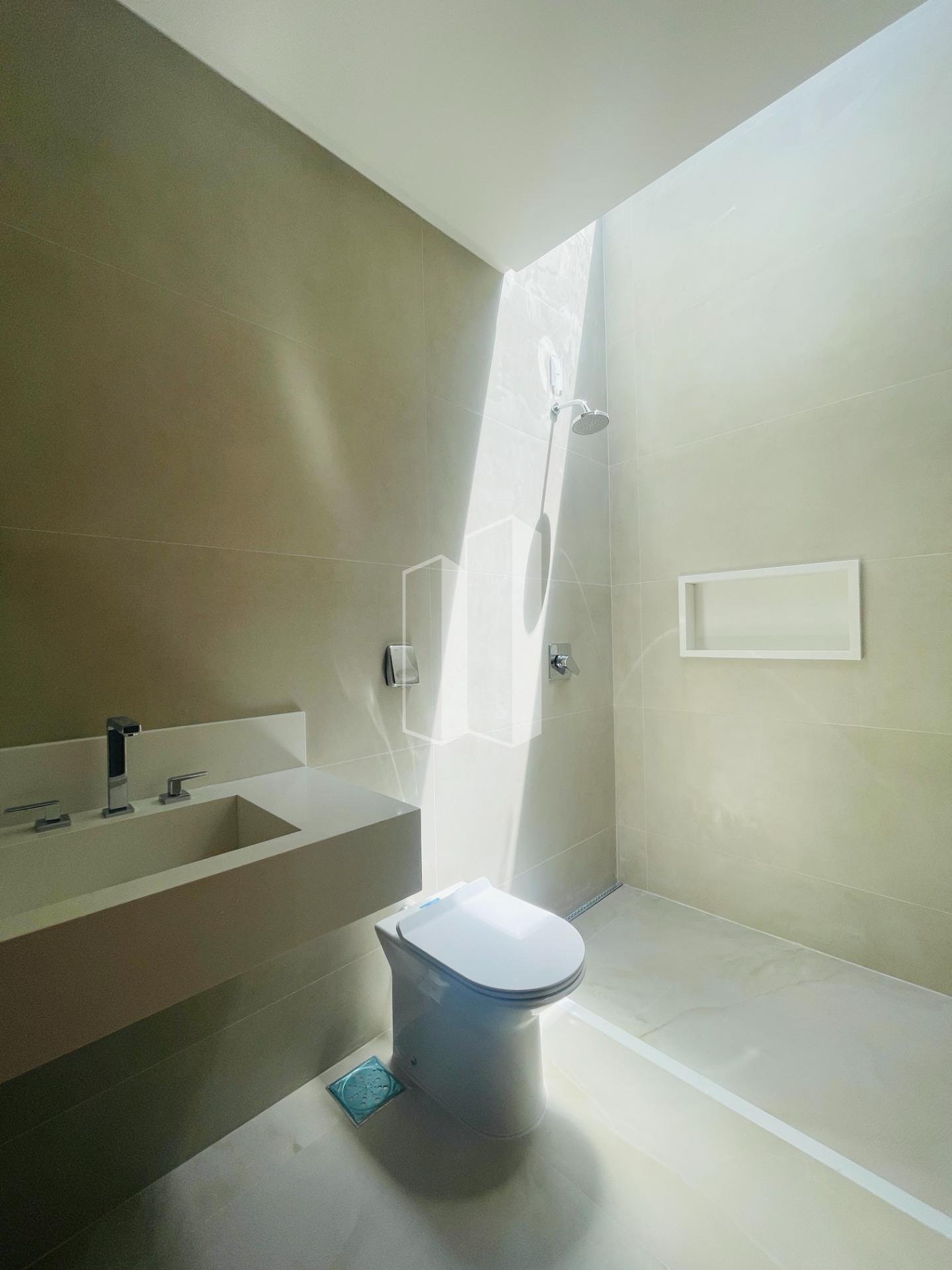 Casa à venda com 5 quartos, 5 suítes, 4 vagas e 380m² no Alphaville Flamboyant Residencial Araguaia, Goiânia (GO) — foto 16 de 24