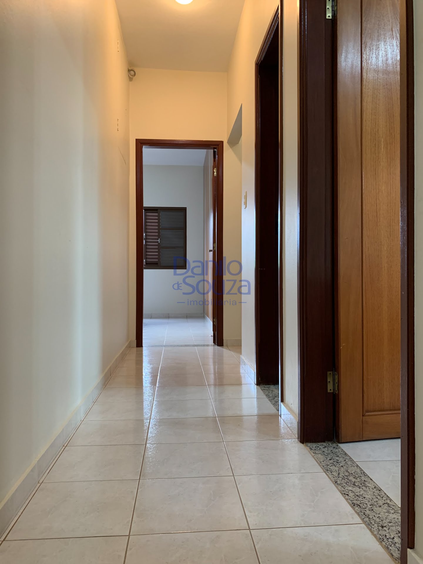 Casa à venda com 3 quartos, 1 suíte, 2 vagas e 360m² no Arasol, Araxá (MG) — foto 9 de 21