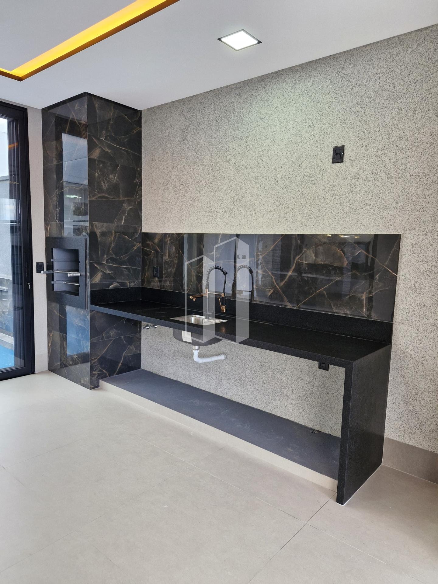 Casa à venda com 4 quartos, 4 suítes, 4 vagas e 238m² no Moinho dos Ventos, Goiânia (GO) — foto 6 de 11