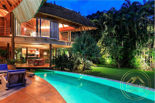 Casa na Praia para Temporada em Angra dos Reis / RJ no bairro Mombaça