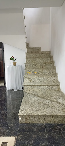Casa Comercial em Arujá com 5 Dormitórios e Suítes