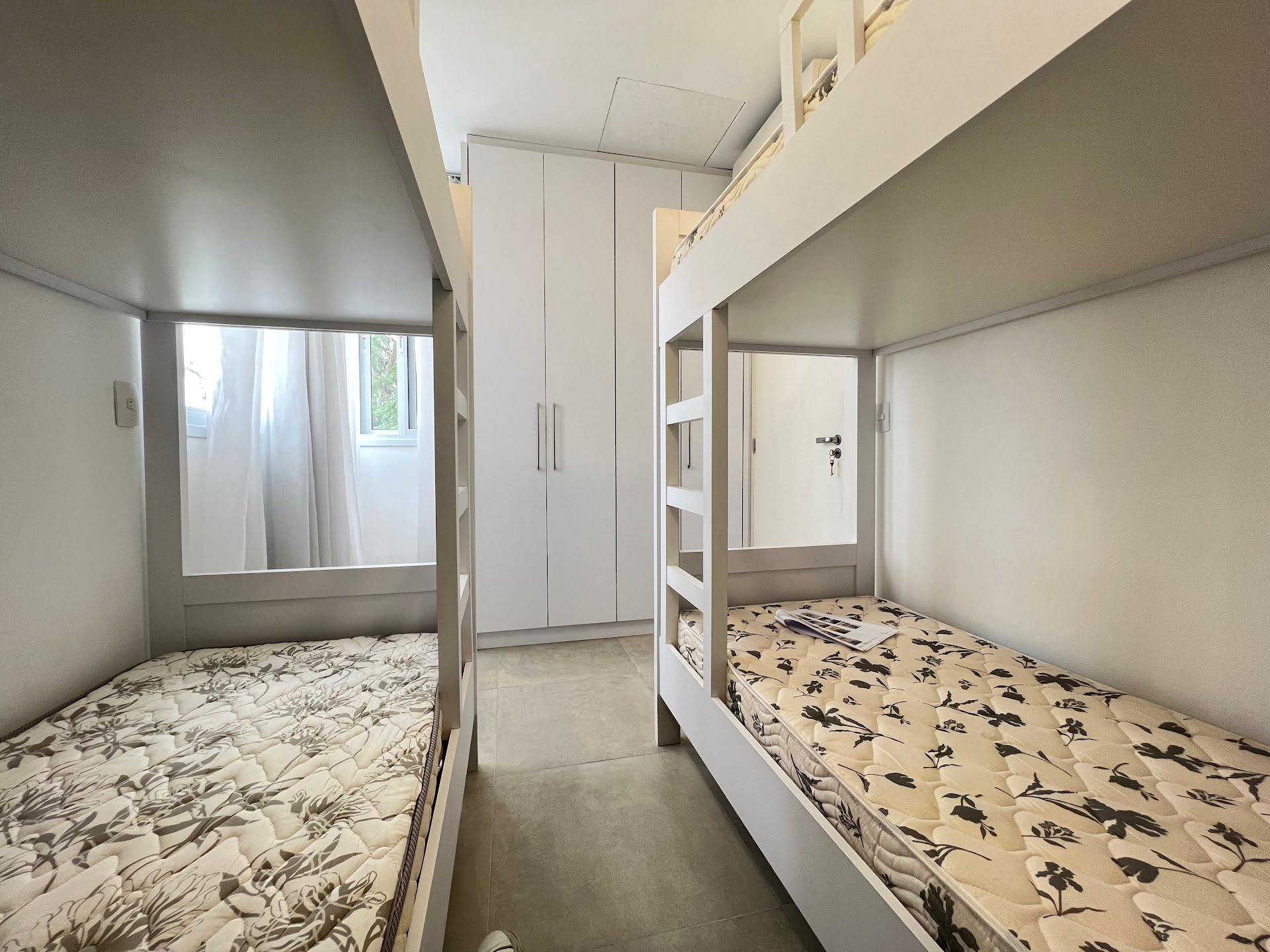 Casa à venda com 2 quartos, 1 suíte, 2 vagas e 180m² no Jurerê, Florianópolis (SC) — foto 11 de 15