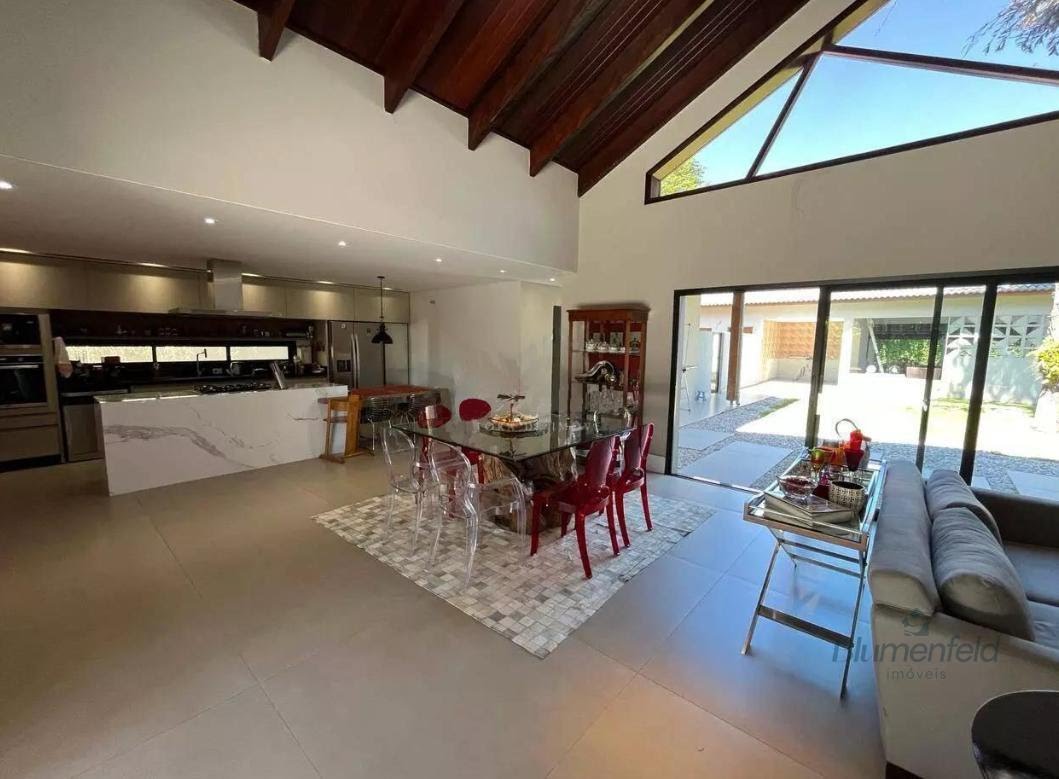 Casa à venda com 4 quartos, 3 suítes e 435m² no Condominio Arujazinho I II III, Arujá (SP) — foto 4 de 30