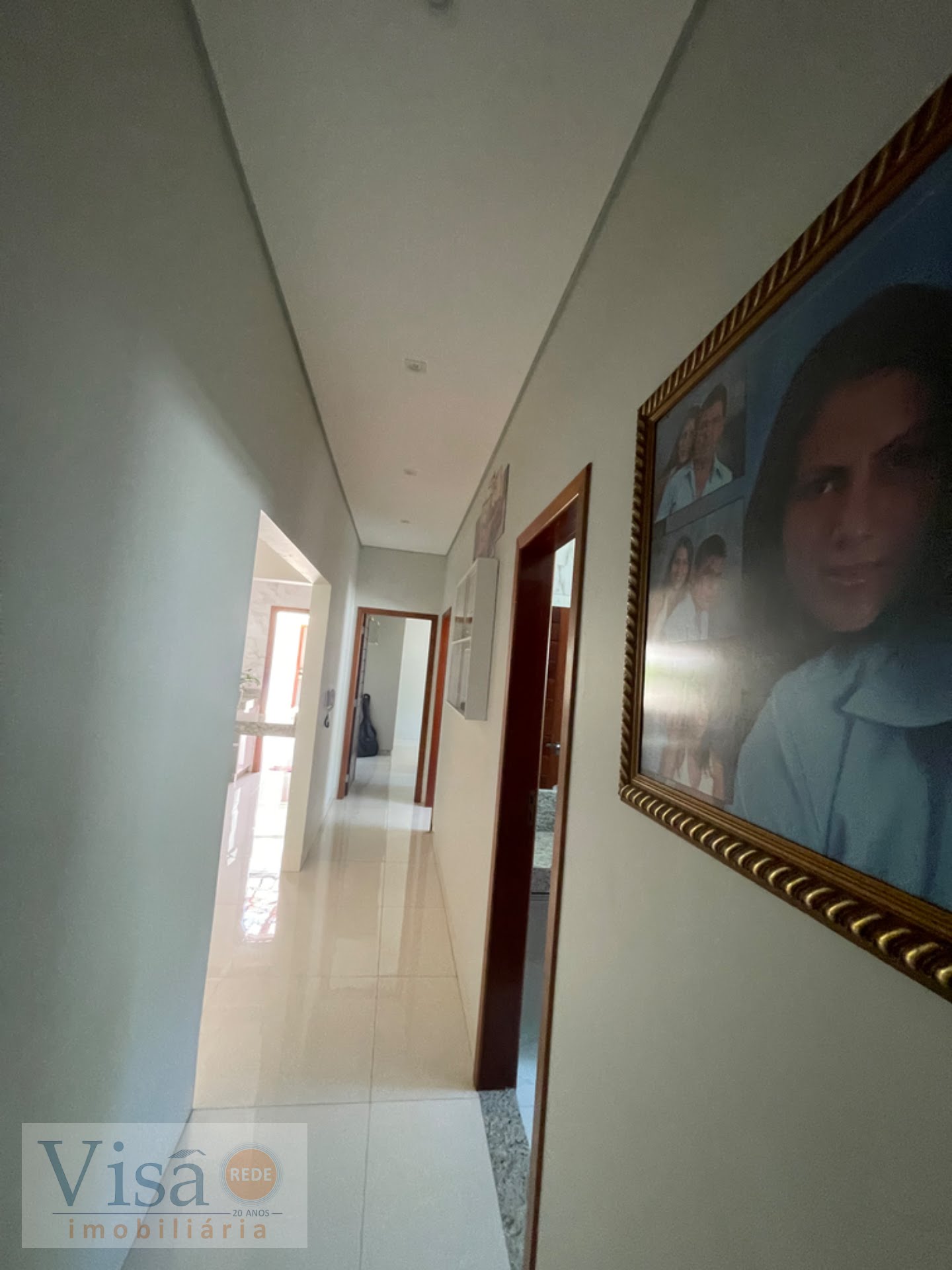 Casa à venda com 3 quartos, 2 suítes, 2 vagas e 250m² no Jardim Serrano, Paracatu (MG) — foto 23 de 30