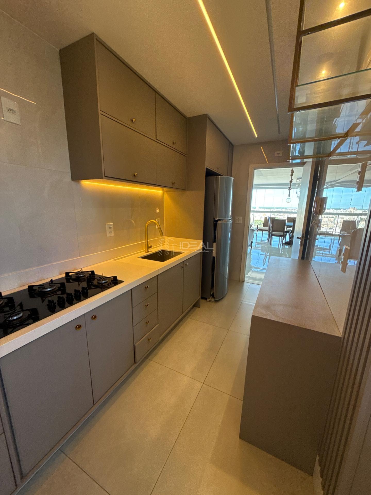 Cobertura à venda com 4 quartos, 3 suítes, 4 vagas e 220m² no Centro, Campos dos Goytacazes (RJ) — foto 28 de 30