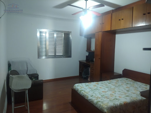Dormitório 3 com armários