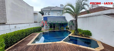 Sobrado à Venda no Bosque da Saúde, SP – 4 Suítes, 650m²