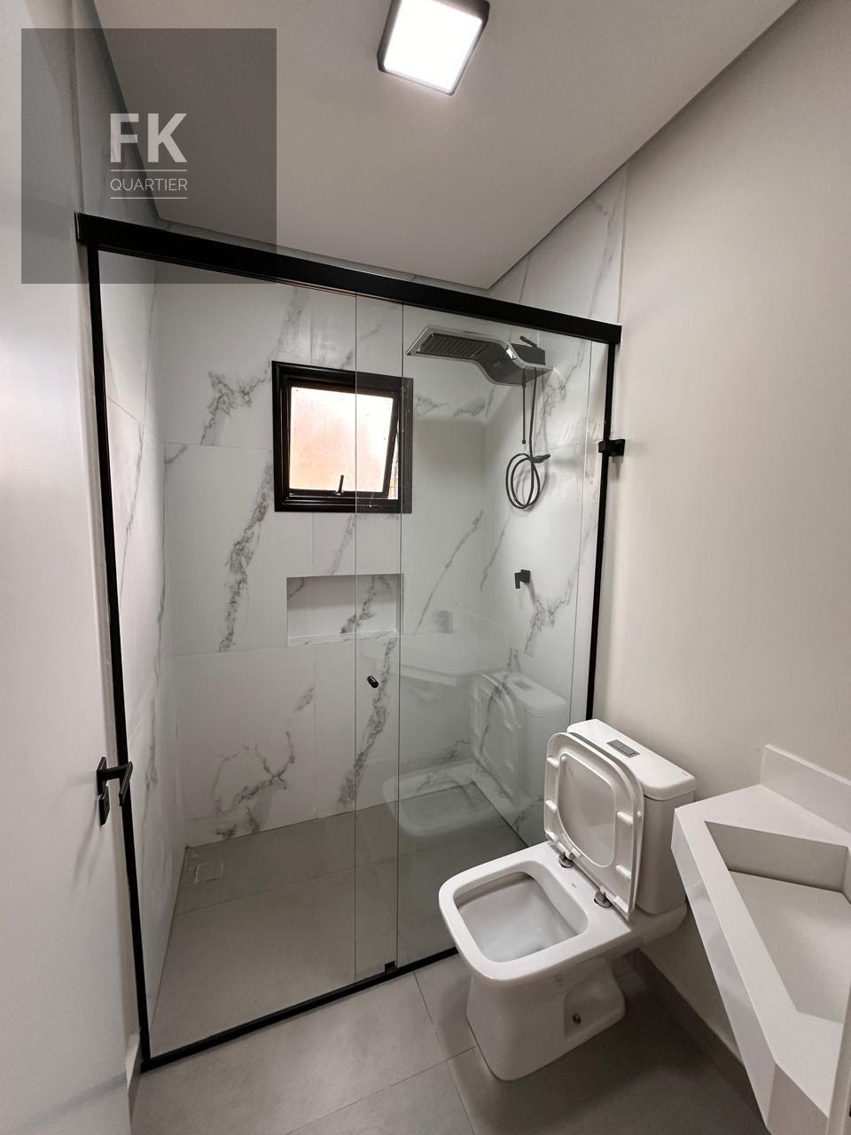 Casa à venda com 3 quartos, 1 suíte, 2 vagas e 131m² no Villas do Jaguari, Santana de Parnaíba (SP) — foto 8 de 24