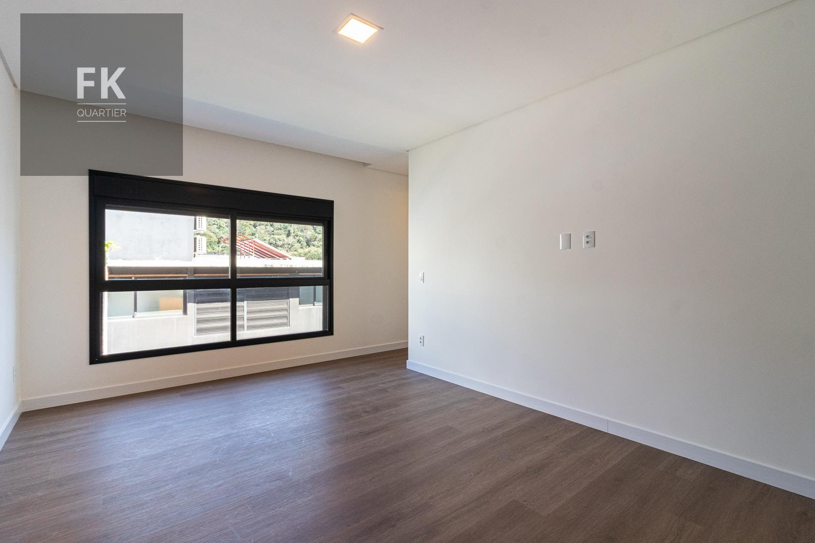 Casa à venda com 4 quartos, 4 suítes e 334m² no Alphaville, Santana de Parnaíba (SP) — foto 18 de 30