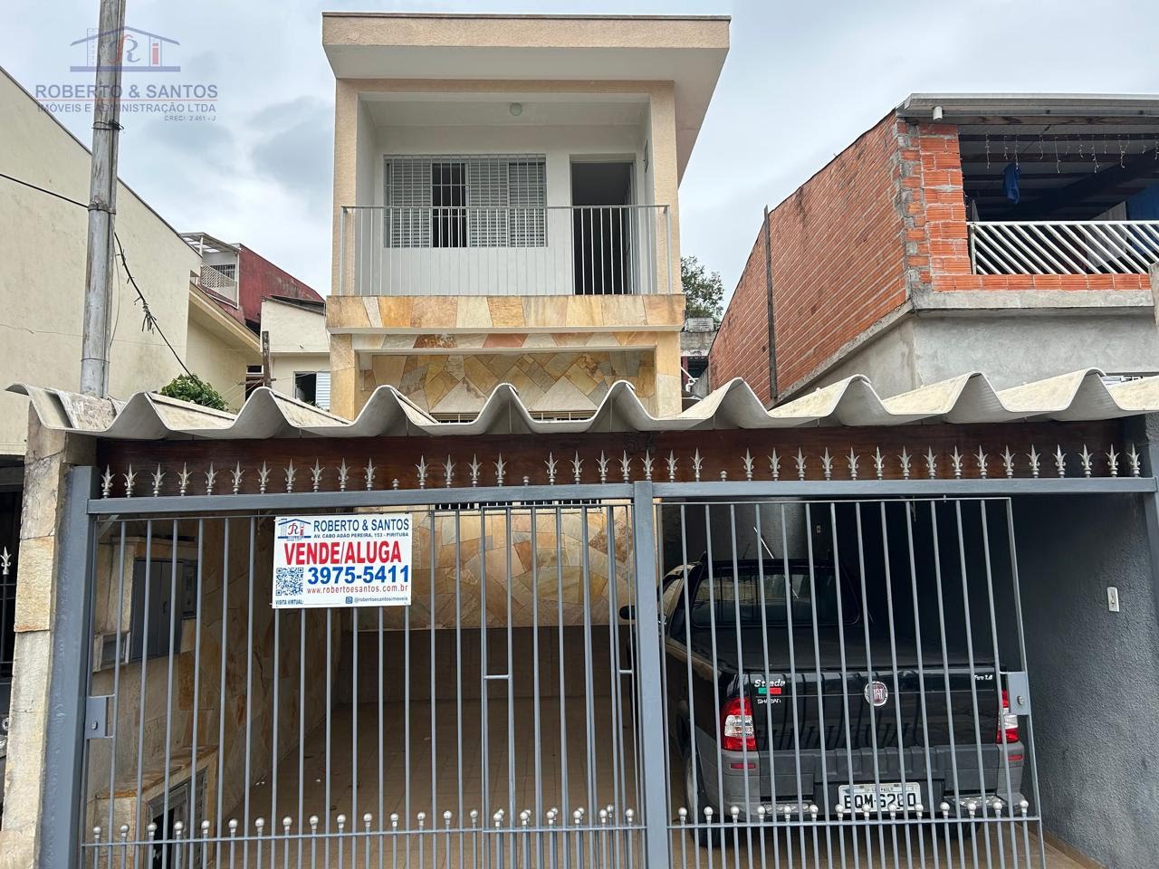 Vista da frente da casa