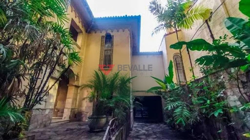 Casa à venda em Laranjeiras: 510m², 7 quartos, R$ 2.300.000