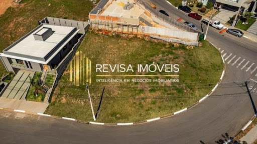 Lote em Condomínio Fechado no Reserva Santa Anna, 751m² à Venda