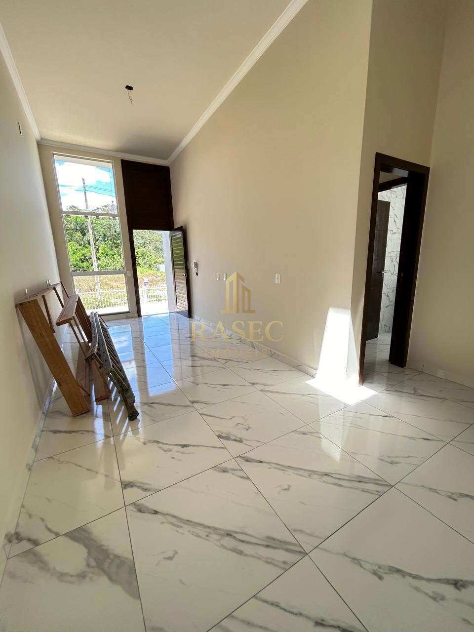 Casa à venda com 3 quartos, 1 suíte, 1 vaga e 79m² no São João, Brusque (SC) — foto 2 de 11