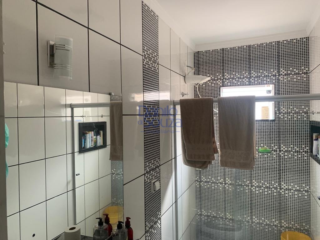 Casa à venda com 3 quartos, 1 suíte, 4 vagas e 410m² no Camuá, Araxá (MG) — foto 10 de 12