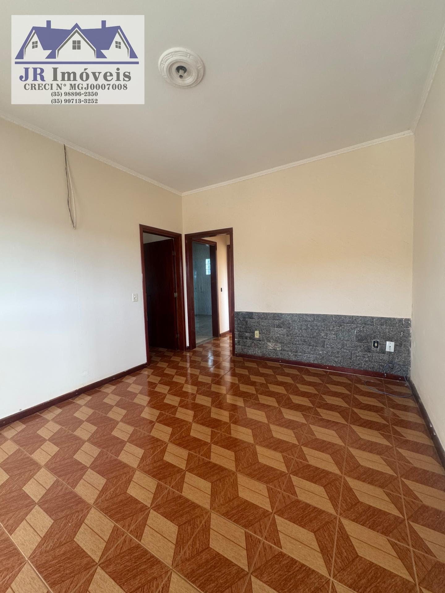 Casa à venda com 2 quartos, 1 banheiro, 2 vagas e 137m² no Bairro Santa Barbara, Piranguinho (MG) — foto 2 de 15