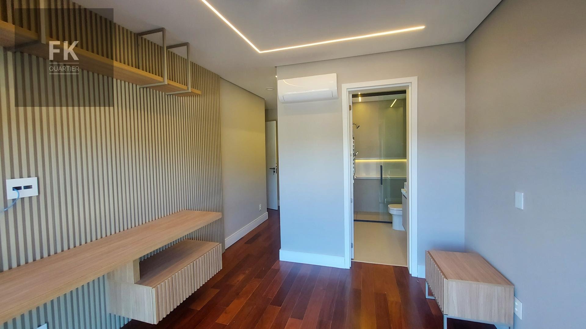 Casa à venda com 4 quartos, 4 suítes, 6 vagas e 540m² no Tamboré, Santana de Parnaíba (SP) — foto 17 de 26