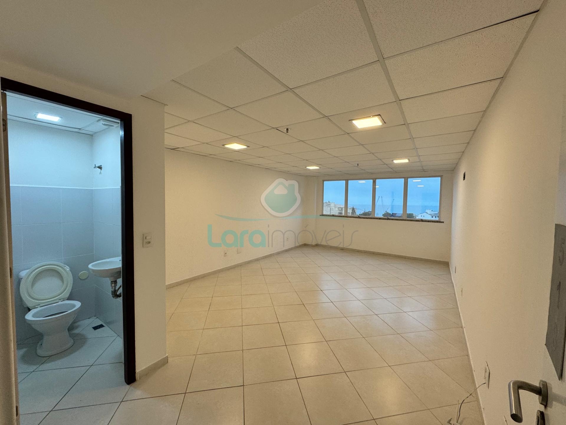Comercial para alugar com 1 banheiro, 1 vaga e 30m² no Imbetiba, Macaé — foto principal